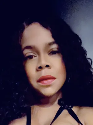 Assertive dominant queen