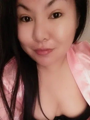 I\'ll make your every wet dream come true. So let\'s suck and tease and cum with me.