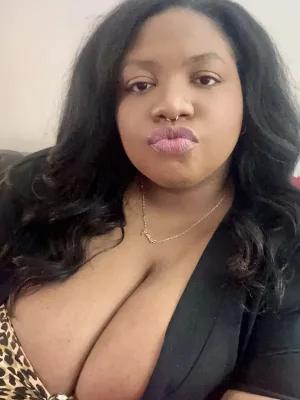 TiffaniLove