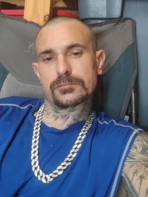 I challenge to see who cums first me or u 