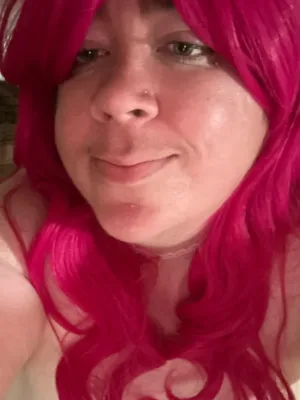 A nymphomaniac switch who loves to party